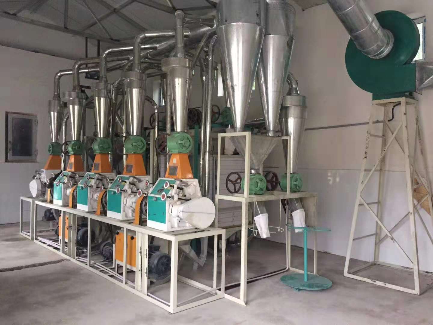 891605794211670125 面粉机